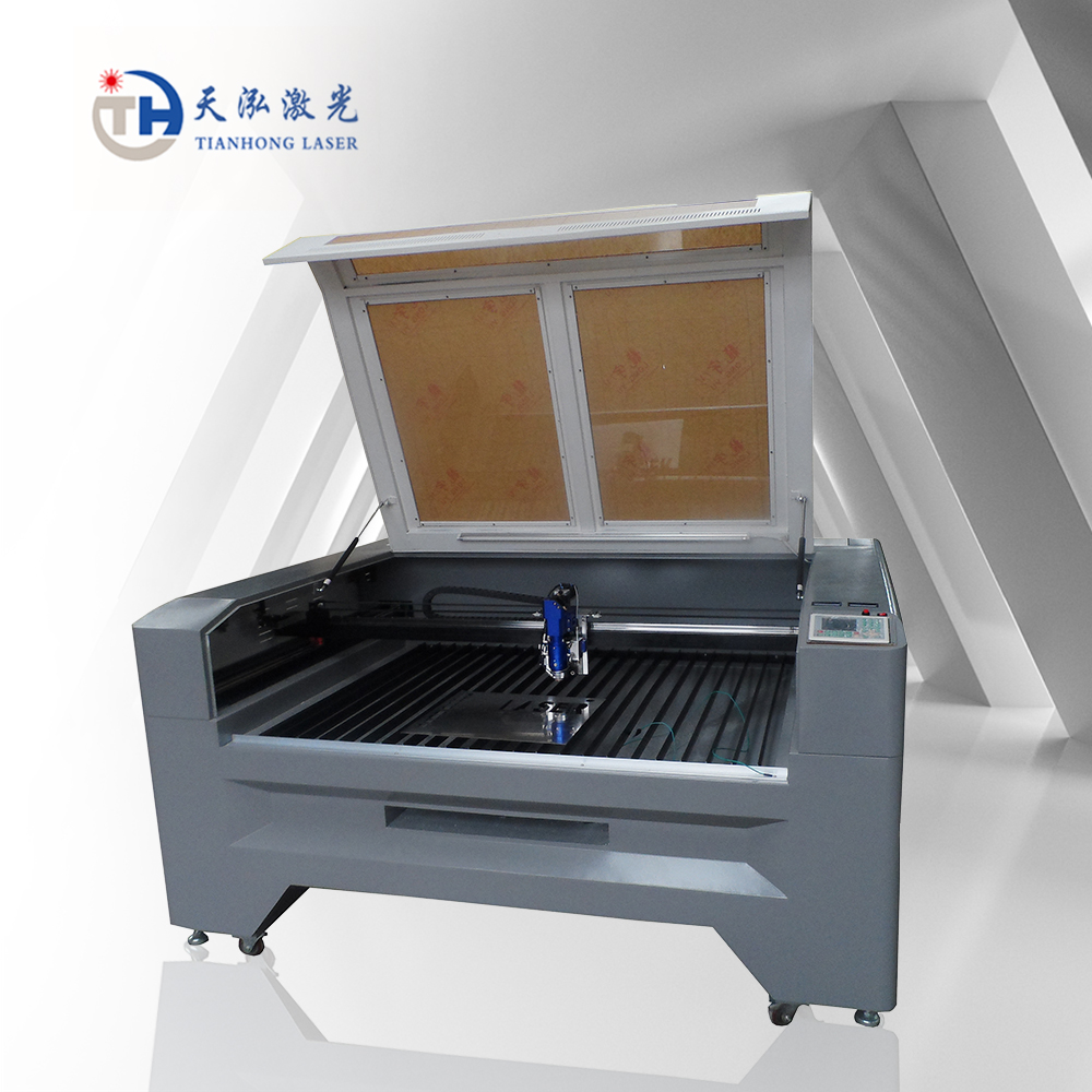 Metal and Non Metal CO2 Laser Machine 